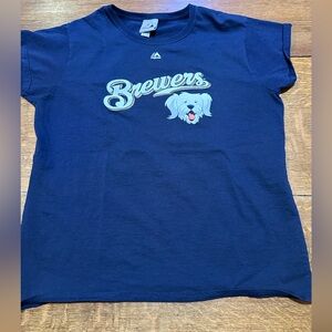 Brewers womens sz xl HANK tshirt Milwaukee‎
